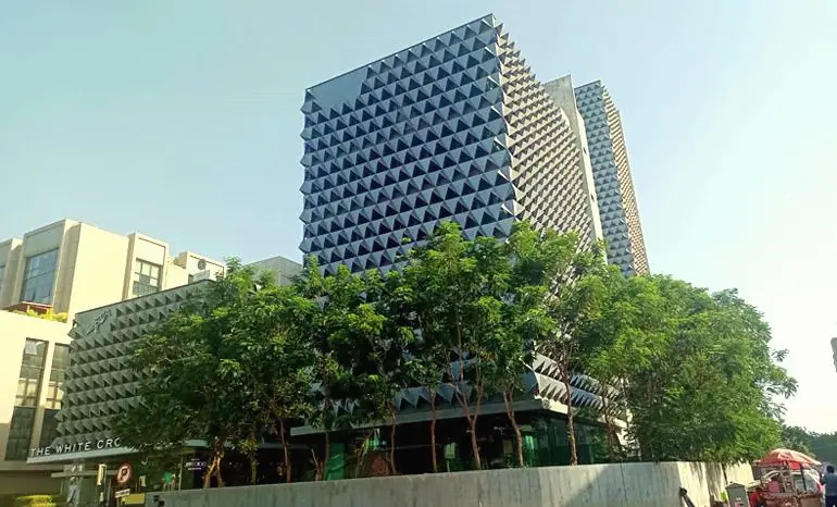 Navratna Business Park, Sindhubhavan — a high-rise delivered by Nirav Buildspace in Ahmedabad